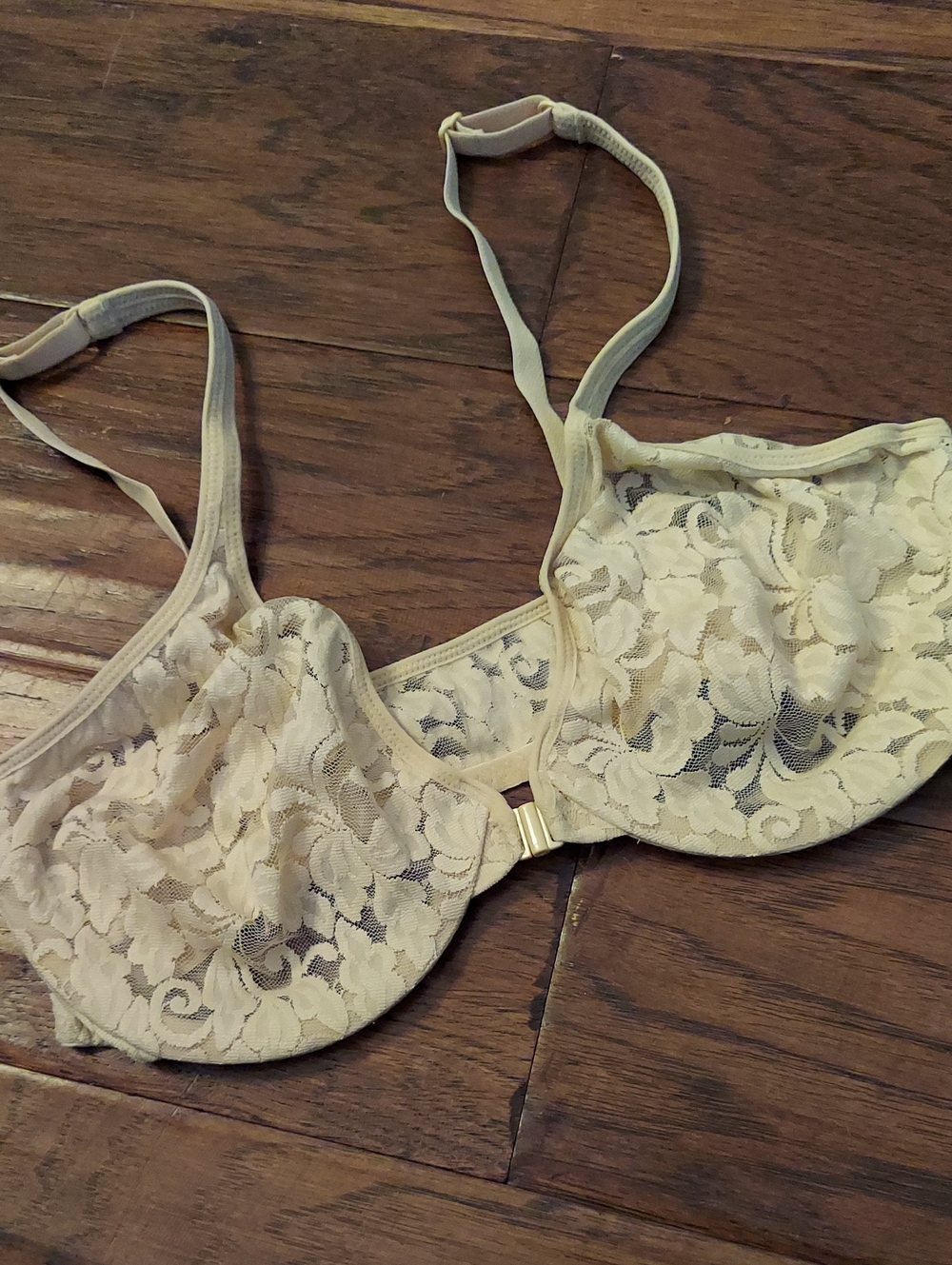 Victoria's Secret Classic Full Coverage Front Clasp Cream Tan Bra 36D